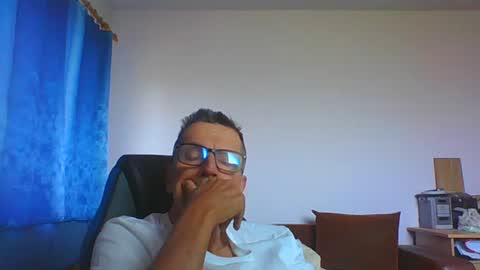 Snapshot of ulmeni4 chatting on 06.19.26 ulmeni4 online show from 06.19.26