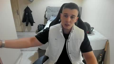 Snapshot of ulxer chatting on 09.18.25 hi im mike tyson - online show from 09.18.25