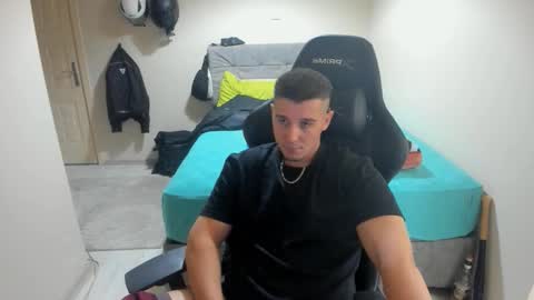 Snapshot of ulxer chatting on 10.04.25 hi im mike tyson - online show from 10.04.25