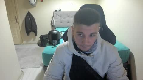 Snapshot of ulxer chatting on 10.12.25 hi im mike tyson - online show from 10.12.25