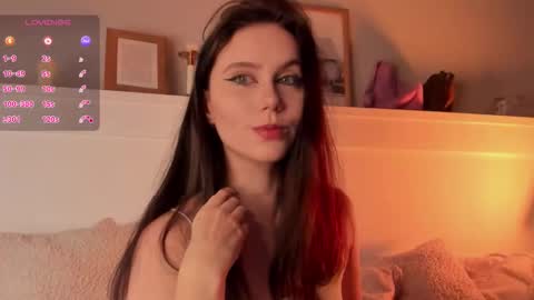 Una  online show from 11.16.25