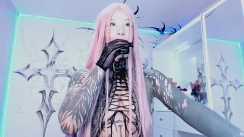 Elle Danielle  online show from 12.27.24