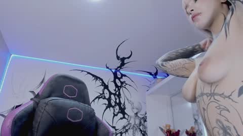 Elle Danielle  online show from 02.01.25