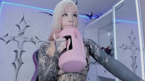 Elle Danielle  online show from 02.03.25