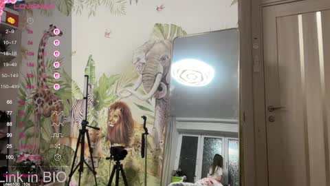 unarks online show from 03.15.26