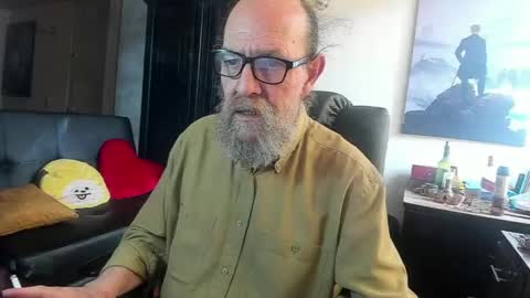 Snapshot of uncle_hottiecb chatting on 06.02.26 Uncle Hottie online show from 06.02.26