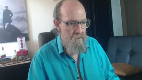 Snapshot of uncle_hottiecb chatting on 07.16.26 Uncle Hottie online show from 07.16.26