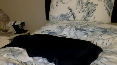 Buzz Bigcock online show from 11.24.25