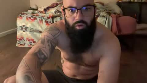 Snapshot of uncutbeard129840 chatting on 11.04.25 uncutbeard129840 online show from 11.04.25