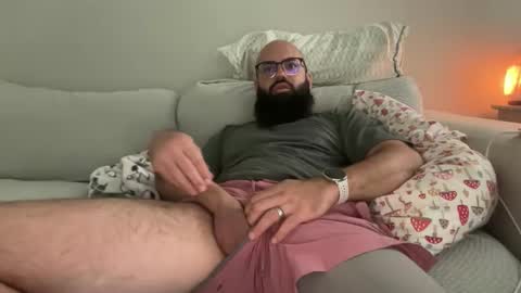 Snapshot of uncutbeard129840 chatting on 11.15.25 uncutbeard129840 online show from 11.15.25