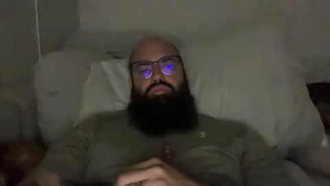 Snapshot of uncutbeard129840 chatting on 12.16.25 uncutbeard129840 online show from 12.16.25