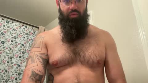 Snapshot of uncutbeard129840 chatting on 12.18.25 uncutbeard129840 online show from 12.18.25