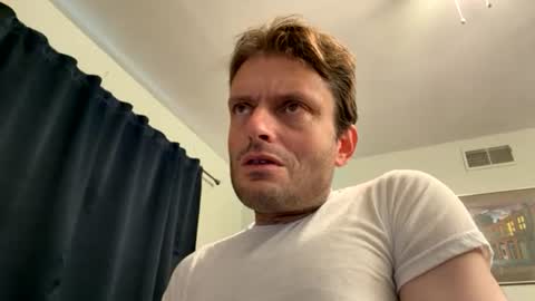 Snapshot of undress_me_ chatting on 06.18.26 undress me online show from 06.18.26