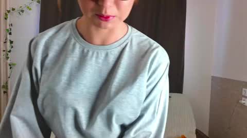 unforgettablehelen online show from 04.15.26