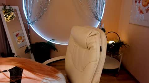 Call me Mira  thumbs up its make me happy online show from 12.16.24