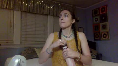 Snapshot of unicornfairy55 chatting on 09.27.25 Lola Moonstone online show from 09.27.25
