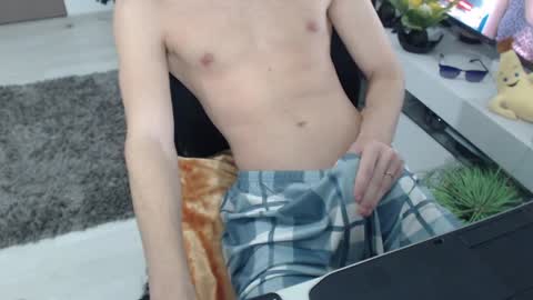 uniqueboy22 online show from 04.06.26