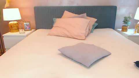 Andreea online show from 12.13.24