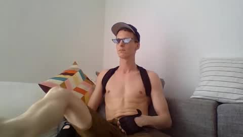 Snapshot of unluckyluke92 chatting on 02.22.25 unluckyluke92 online show from 02.22.25