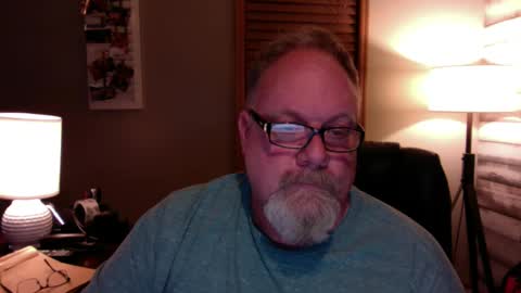 Snapshot of up2later chatting on 12.11.24 up2later online show from 12.11.24