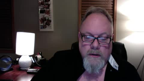 Snapshot of up2later chatting on 01.07.25 up2later online show from 01.07.25