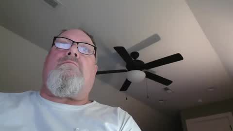 Snapshot of up2later chatting on 01.24.25 up2later online show from 01.24.25