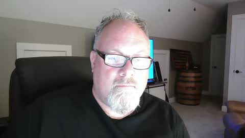 Snapshot of up2later chatting on 09.19.25 up2later online show from 09.19.25