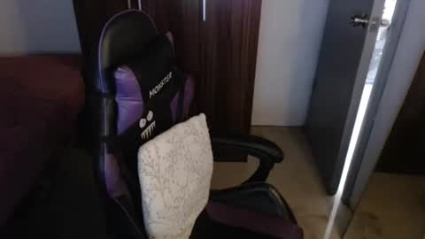 Snapshot of ur_cutiesthotasianxx chatting on 02.01.26 Vee online show from 02.01.26