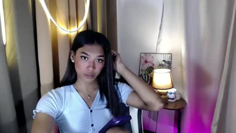 ur_dazzlingmorenaxx online show from 11.14.25