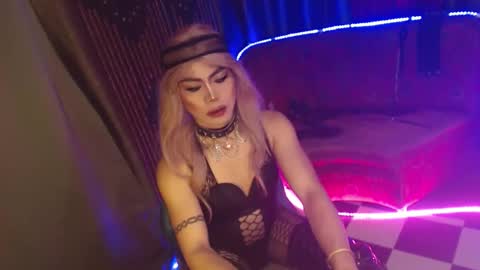 MISS ANNA online show from 01.16.26