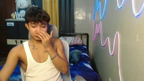 Snapshot of ur_hottestjonny chatting on 06.20.26 jonny online show from 06.20.26