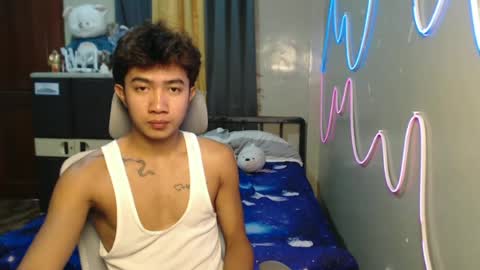 Snapshot of ur_hottestjonny chatting on 06.25.26 jonny online show from 06.25.26