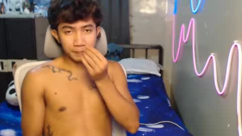 Snapshot of ur_hottestjonny chatting on 06.26.26 jonny online show from 06.26.26