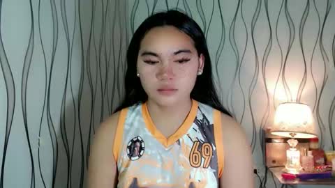 Snapshot of ur_innocent_girlx chatting on 02.05.26 QUEENSY online show from 02.05.26