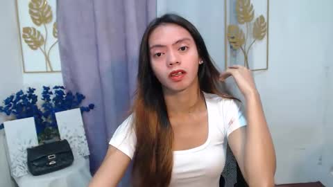 ur_petite_wifexx online show from 03.28.26