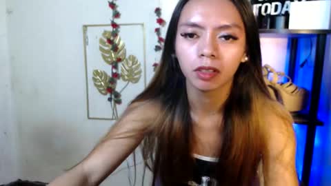 ur_petite_wifexx online show from 04.11.26
