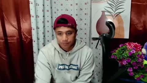 Snapshot of ur_pinoydave chatting on 12.02.24 Dave online show from 12.02.24