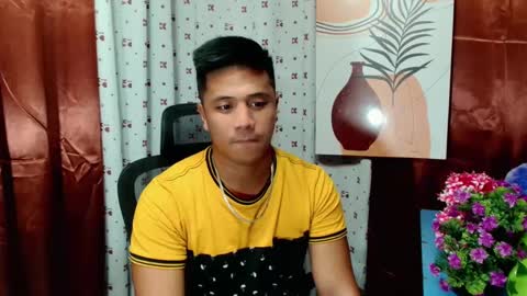 Snapshot of ur_pinoydave chatting on 12.16.24 Dave online show from 12.16.24