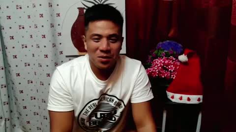 Snapshot of ur_pinoydave chatting on 12.25.24 Dave online show from 12.25.24