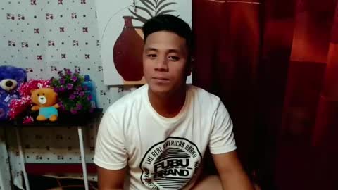 Snapshot of ur_pinoydave chatting on 01.06.25 Dave online show from 01.06.25