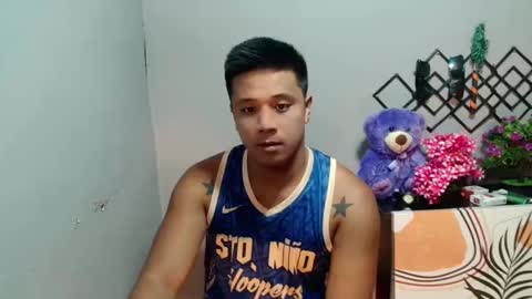 Snapshot of ur_pinoydave chatting on 01.26.25 Dave online show from 01.26.25