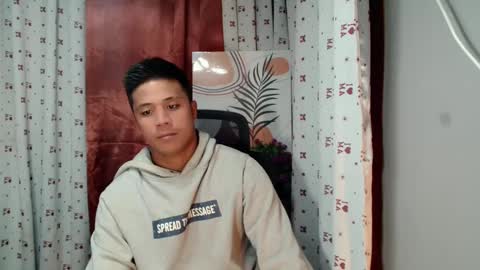 Snapshot of ur_pinoydave chatting on 02.08.25 Dave online show from 02.08.25