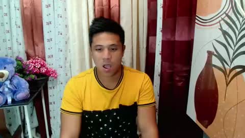 Snapshot of ur_pinoydave chatting on 03.01.25 Dave online show from 03.01.25