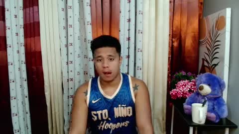 Snapshot of ur_pinoydave chatting on 03.12.25 Dave online show from 03.12.25