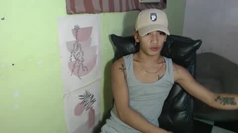 Snapshot of ur_raffy chatting on 02.15.25 ur_raffy online show from 02.15.25