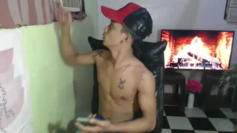 Snapshot of ur_raffy chatting on 02.27.25 ur_raffy online show from 02.27.25