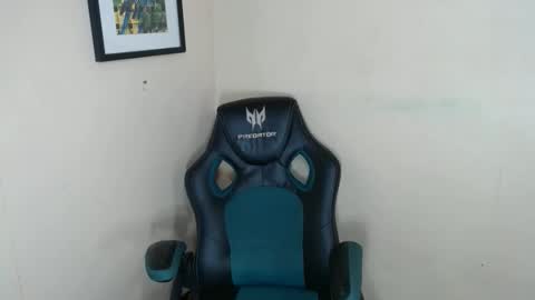 Snapshot of urasian_femboyxxx chatting on 04.14.26 urasian_femboyxxx online show from 04.14.26