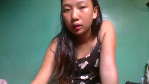 Snapshot of urasiangurl18 chatting on 11.16.25 urasiangurl18 online show from 11.16.25
