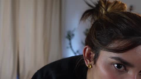 Linda Restrepo online show from 12.04.24