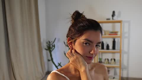 Linda Restrepo online show from 12.20.24